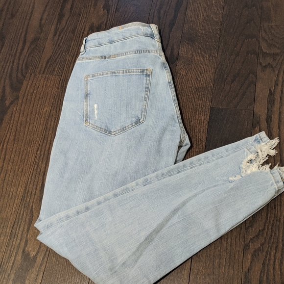 BNWT Distressed Zara Jeans - Picture 10 of 11